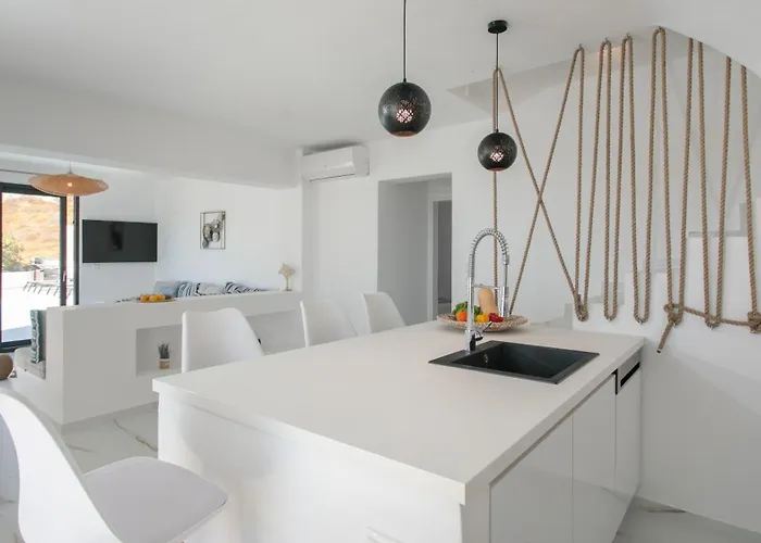 Milagro 4br With Sea View Villa *