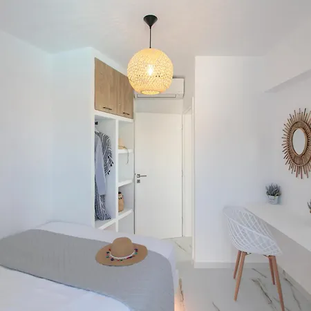 Milagro 4br With Sea View Mikri Vigla